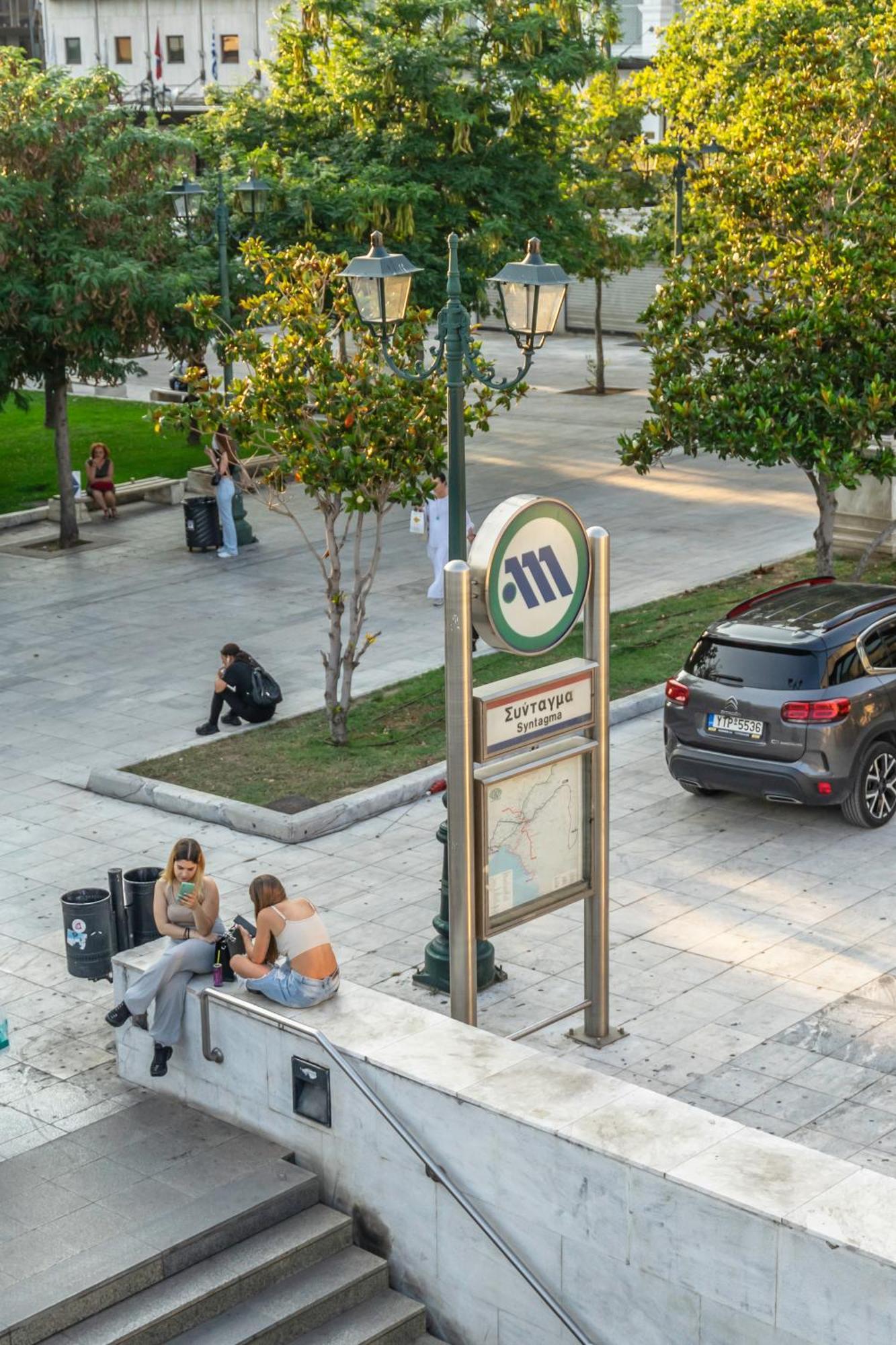 Ivy Apartments In The Heart Of Athens Exterior photo